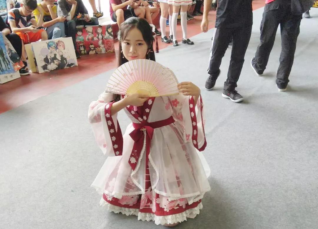 中亚会展中心举办2018深圳漫行社动漫音乐嘉年华,coser各显神通精彩无限