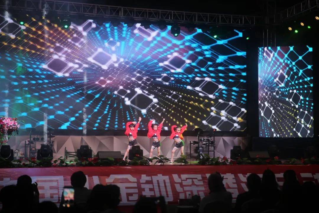 中亚举行音乐舞蹈大赛