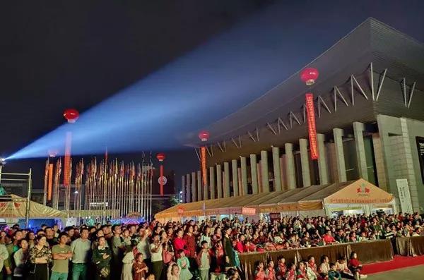 中亚硅谷露天广场 中亚硅谷露天广场